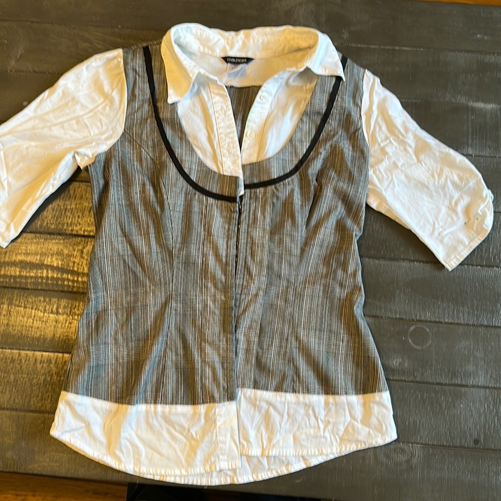 Size small , black and white..Maurice’s classy shirt